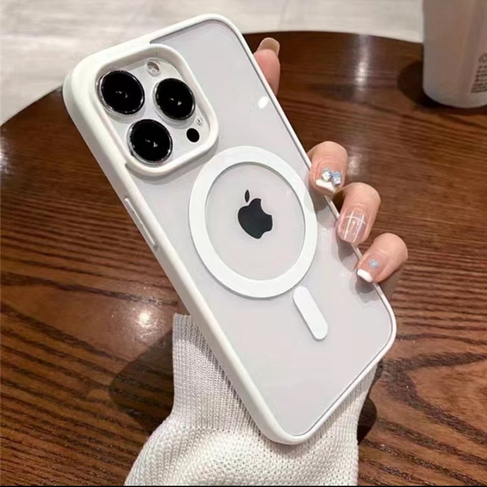 NWT iphone case🤍